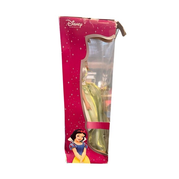 Disney Princess Snow White Brass Key Doll Green Dress - Box Has Damage